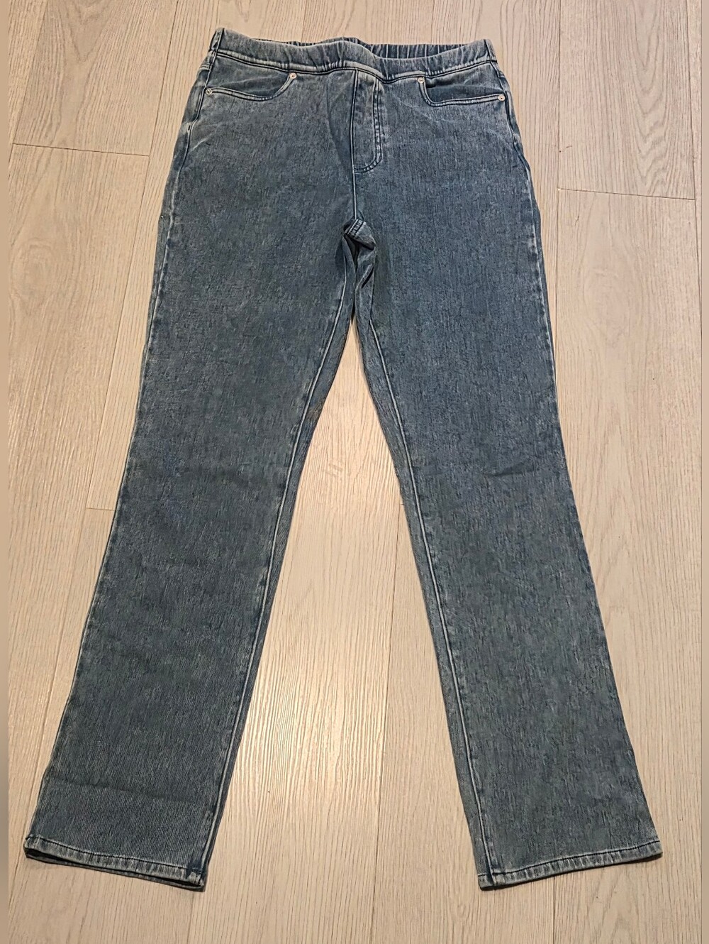 Classic Straight-Leg Jeans in Washed Black